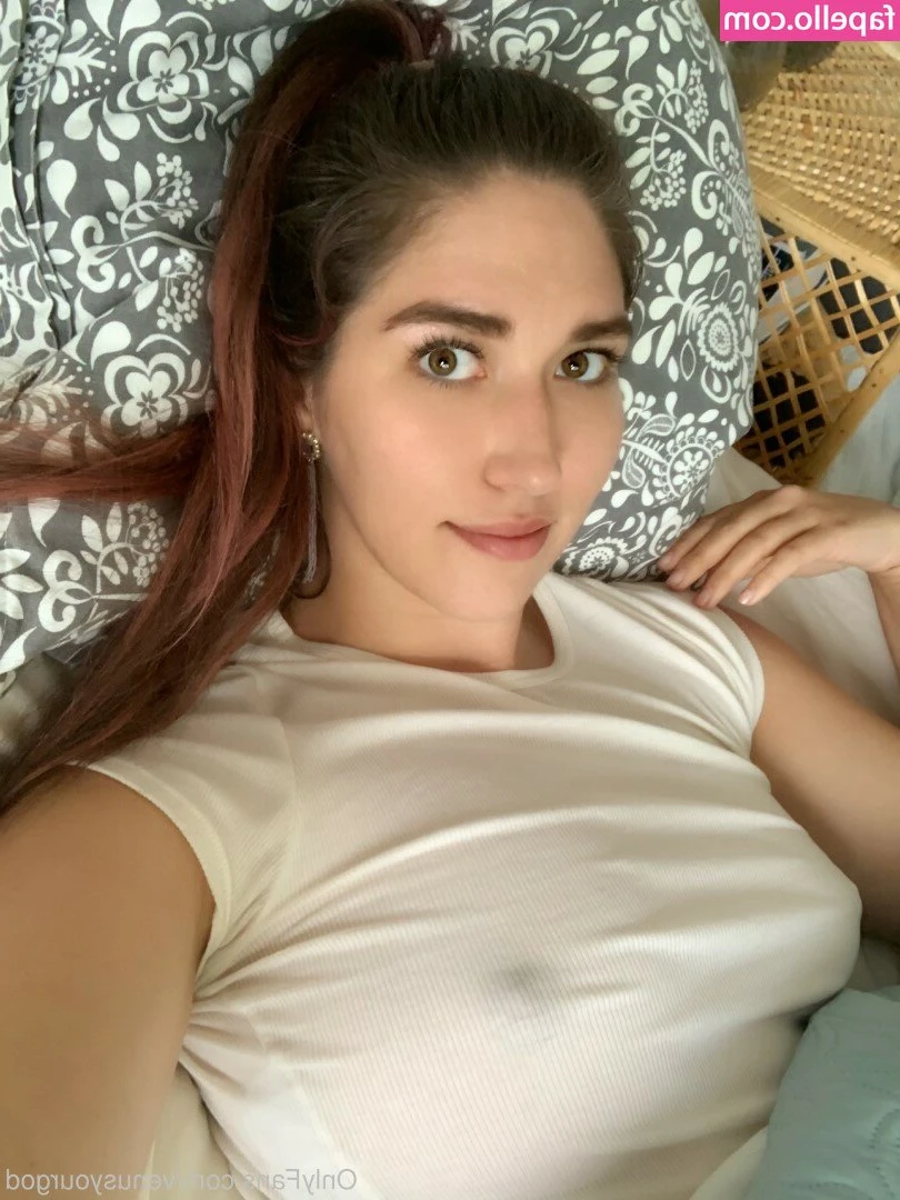 Venusyourgod - Happy Saturday! Where would you kiss first?