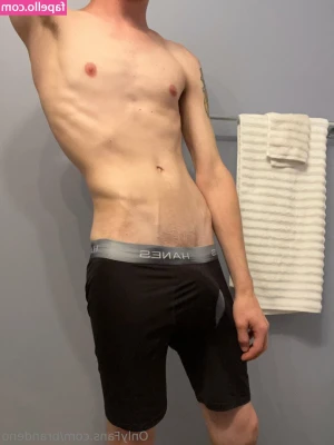 brandeno - More ass play or more wanking ? Let me know lads. Duo vids obviously