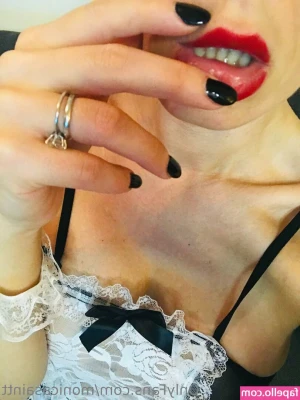 monicasaintt - DM me for more!
