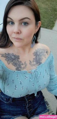 hellafoxxy - What better!! Fuck Me pumps, Camel Toe and up shot of my big tits!!