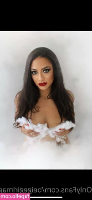 beigegirlmagic - Wanna eat my ass~?