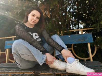 evahazel - i wish this was ur cock... i love when u fill up my tight holes daddy