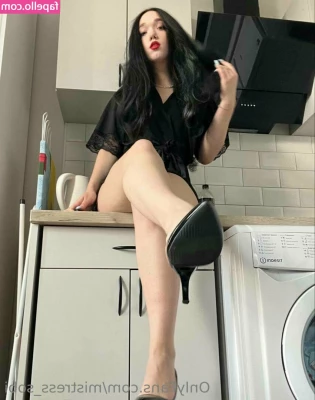 mistress_sobi [ mistress-sobi ] - all smiles