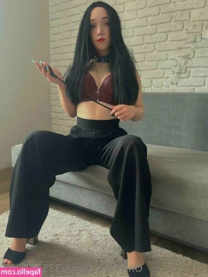 mistress_sobi [ mistress-sobi ] - Hey!lovely friends 🤚,a busy week was gone and a new weekend is