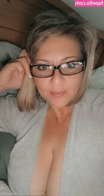 sweetness5945 - having a chill day with mostly reading game of thrones in bed today
