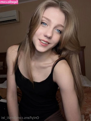 kristi_lei [ kristi-lei-1 ] - I can only imagine how much cucks are drooling while thinking about