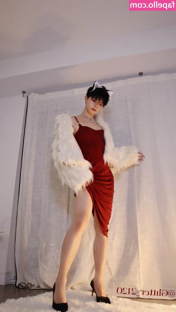 glitter_2120 [ glitter-2120 ] - Who shall I be my cosplay set next month?