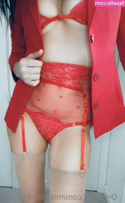 missmilehighxxx - People were right behind me on the trail so I had to act fast