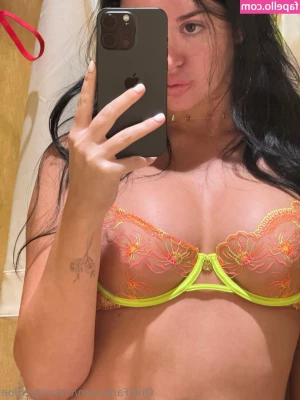 craving.chloe [ craving-chloe-1 ] - Good morning 😘 Do you like the smiley or sexy look?