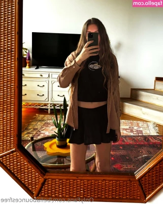 bellabouncesfree - lets fuck on the bar behind me? id make you a yummy cocktail, with my