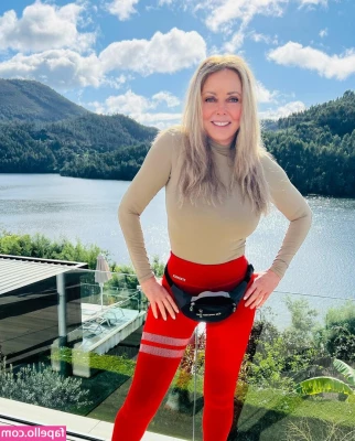 Carol Vorderman [ carol-vorderman ] - BLOWJOB RIDING FACIAL PRIVATEKITTYY INVITED ME OVER JUST TO GIVE IT