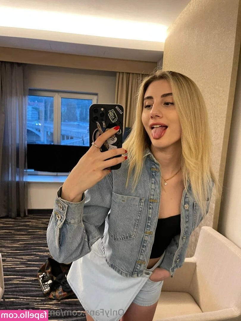 amelyrose - Should I try use this huge dildo to see how many times it can make me