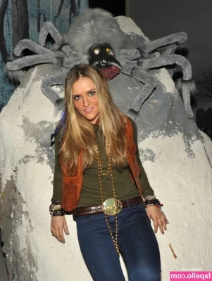 Brooke Mueller [ brooke-mueller ] - Up close and personal with some fertile surfaces  hymenium