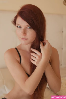 Mia Sollis [ mia-sollis ] - Smiles always brighten up your day