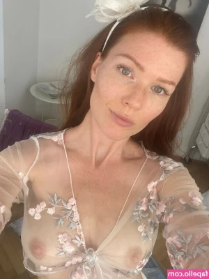 Mia Sollis [ mia-sollis ] - Weed mamiiiii. Who else loves to get hiiiigh?  Ps. Filmed a video in