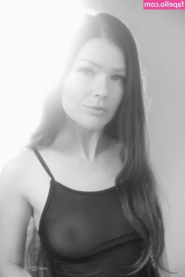 Mia Sollis [ mia-sollis ] - I'm waiting to chat with you in my VIP! @clutchvip is where it's at!