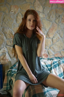 Mia Sollis [ mia-sollis ] - Bet you didn't know I had moves like this