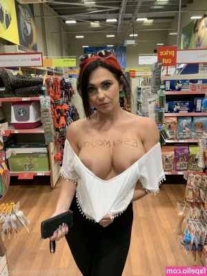 roxikeogh - 🇬🇧 Come and get a good wh1pping 😈  Insert code