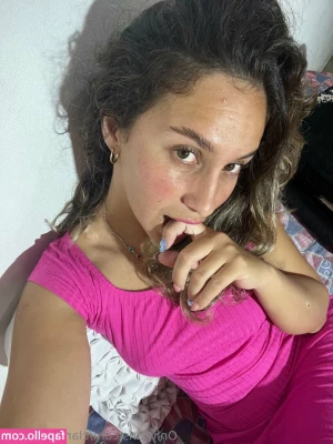 clarizzhotbaby - who wants to get naughty with me? 😈💦💓