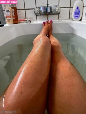 brittsins - Buen día amores ya mejorando babysss me quedan 2 días para sacarme