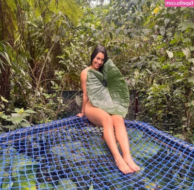 saryta_bonilla [ saryta-bonilla ] - Sunbathing 🤍
