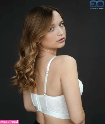 Lisa Küpper [ lisa-kpper ] - One or two? 🤔