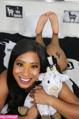nynylewtv [ nynylewtv-2 ] - Rosie socks