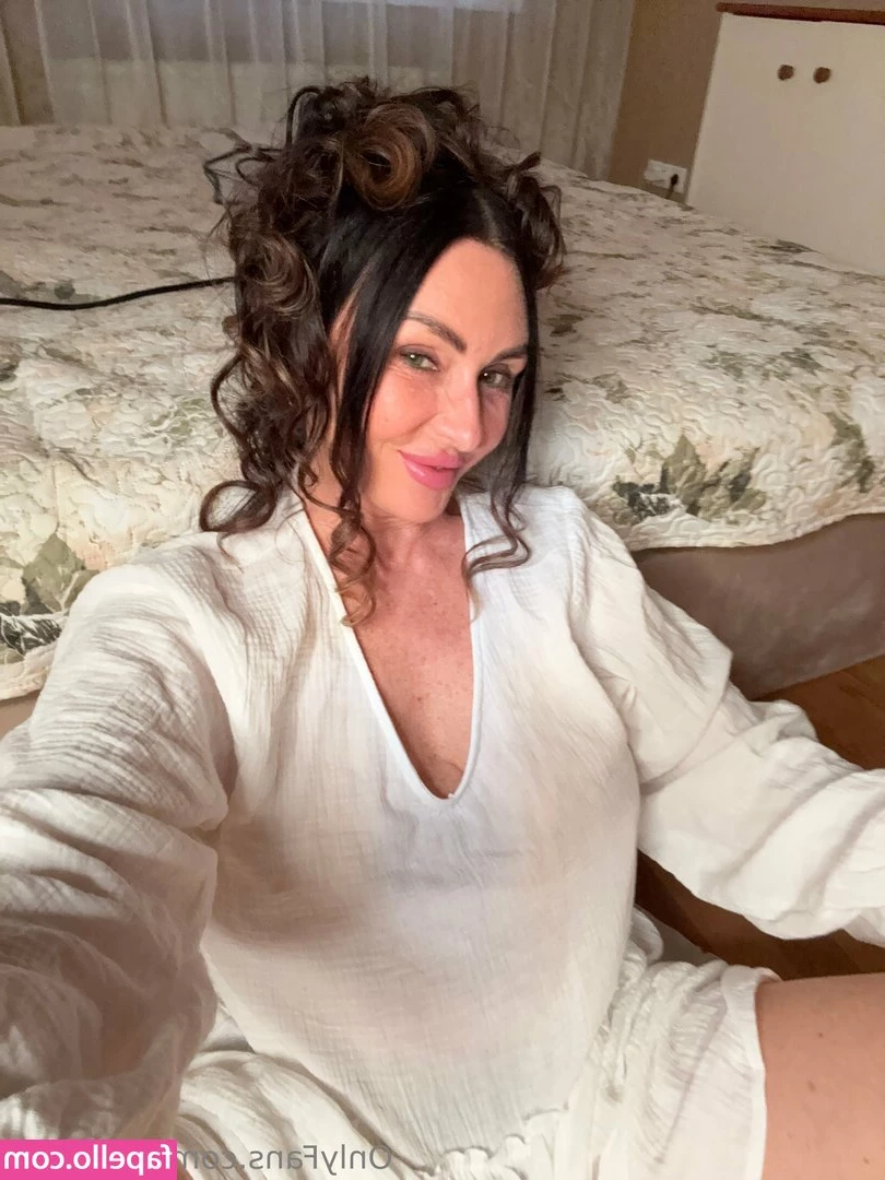 y0ur_wife [ y0ur-wife-3 ] - A full body selfie video of my outfit