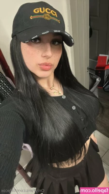 tiffycox - Engine reving the fuck out of his truck.....lol