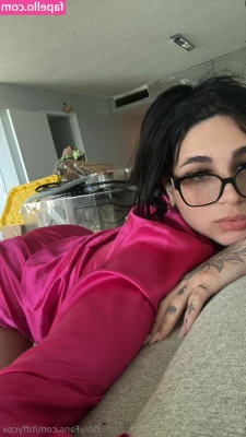 tiffycox - Buongiornooooooo con questo caldo spogliarsi è necessario  Chi viene
