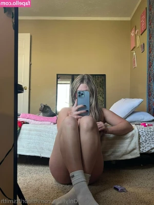 thebrittsmith - Daddy please make me cum.. tip me $20 and let's exchange nudes