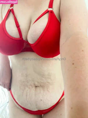 vipdaisybeth - Feeling relaxed with a foot massage poolside
