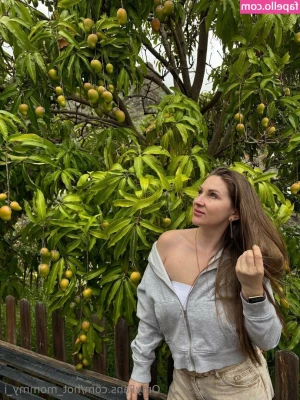 hot_mommy_i [ hot-mommy-i ] - More with @theobscurist