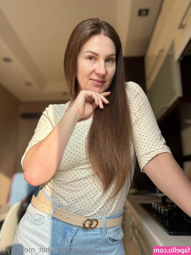 hot_mommy_i [ hot-mommy-i ] - A little black lace  big titty  thigh high Saturday before Halloween