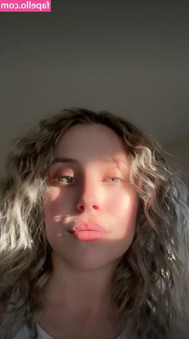 Araya Rose [ araya-rose ] - Drop some Content ideas below
