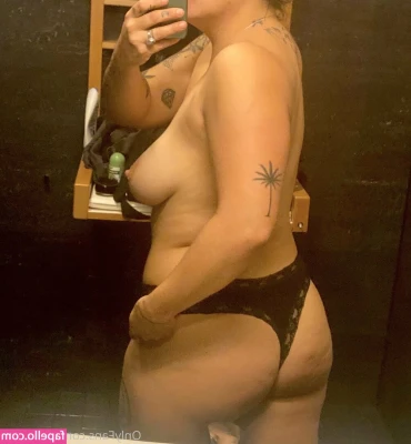 sage_foxy [ sage-foxy ] - 😈Is there such thing as being naked too much 😂??