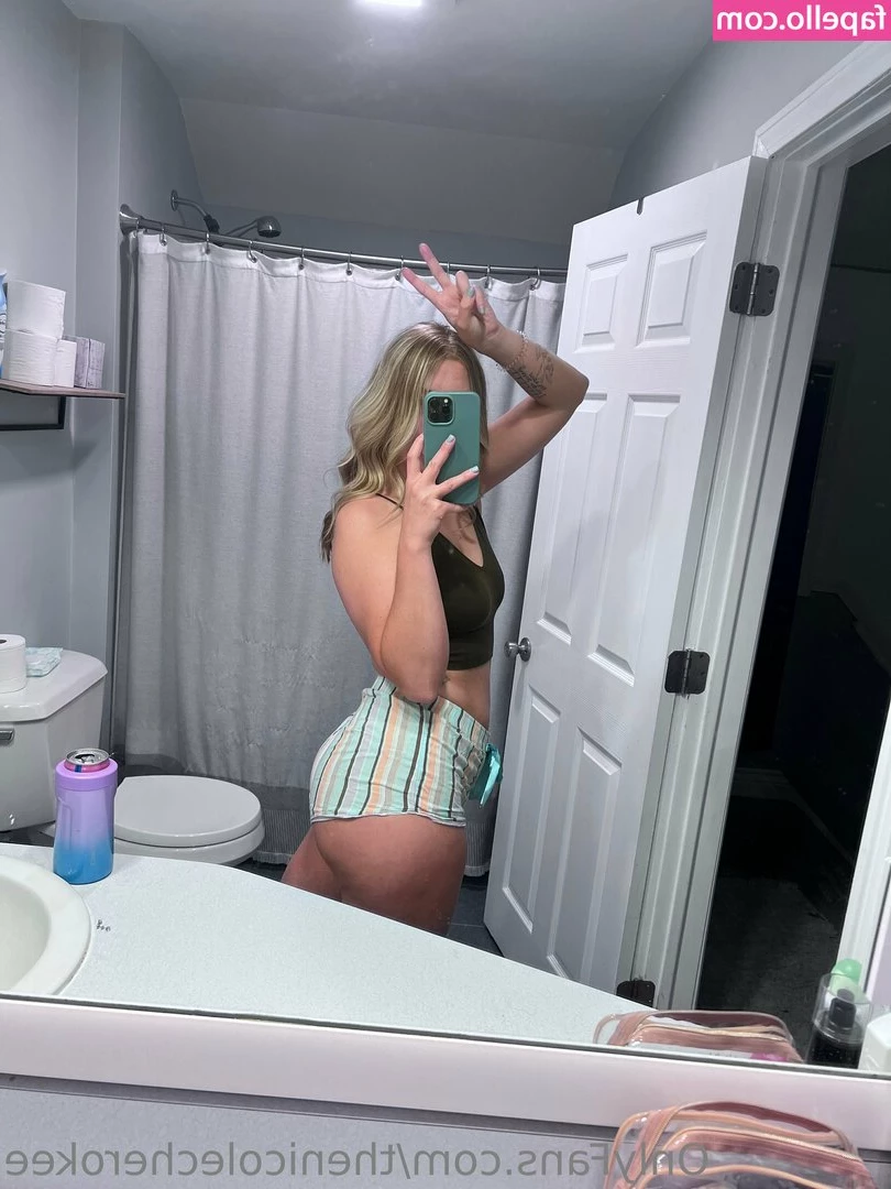 thenicolecherokee - Y sentía tus manos recorriendo mi cuerpo las sentía en mi pecho en