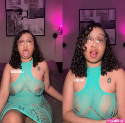 freelanaebrielle - 🇺🇸I need a teacher to help me with my exams, I am very