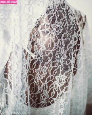 Bree De [ bree-de ] - Gentle reminder it doesn't have to feel good in order for it to feel