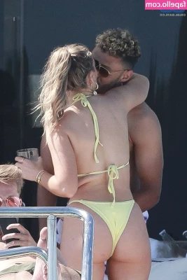 Perrie Edwards [ perrie-edwards ] - 昨晚裝上了 尾巴    射淫師突然就變身了   