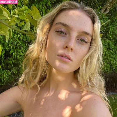 Perrie Edwards [ perrie-edwards ] - Lil dildo tease 💦😝🥰