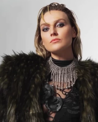 Perrie Edwards [ perrie-edwards ] - What fairy tale could you imagine me in?🥰
