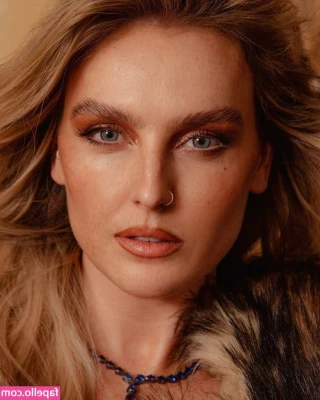 Perrie Edwards [ perrie-edwards ] - Good view ? 🙃 I think so 😘