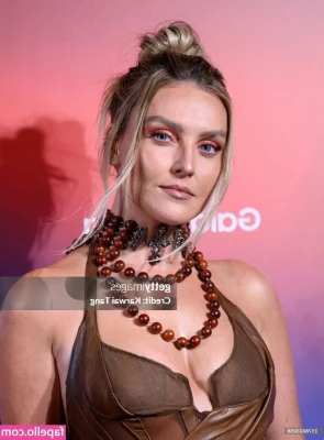 Perrie Edwards [ perrie-edwards ] - What are your memorial weekend plans?