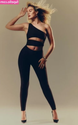 Perrie Edwards [ perrie-edwards ] - Join Daddy in the bathroom stall boy... 😈‬