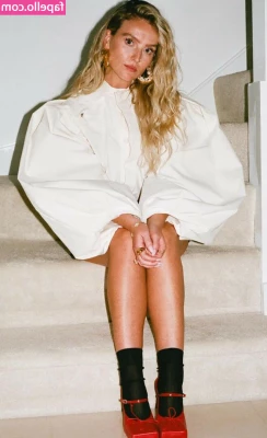 Perrie Edwards [ perrie-edwards ] - Handjob Only Pindick Premie  Look, we've been dating for a couple