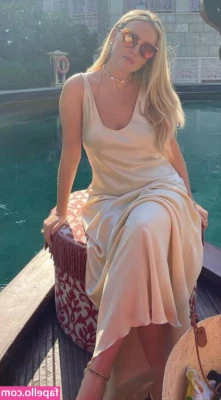 Perrie Edwards [ perrie-edwards ] - Wanna give me a hand ? 💦