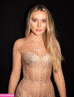 Perrie Edwards [ perrie-edwards ] - Back to dark hair for the winter 🤎