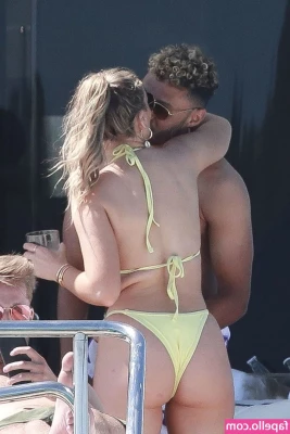 Perrie Edwards [ perrie-edwards ] - Happy Easter  Who wants to hop on