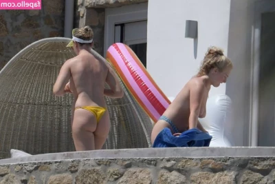 Perrie Edwards [ perrie-edwards ] - Mit oder ohne BH? 🤭